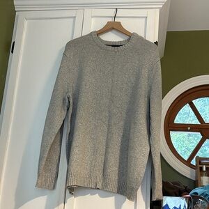 Old Navy Men's Light Gray Crewneck Sweater